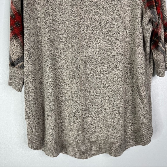 Maurices Sweater Women’s 1X Gray Red Plaid 3/4 Sleeve Pullover Crew Neck Relaxed - Picture 9 of 11